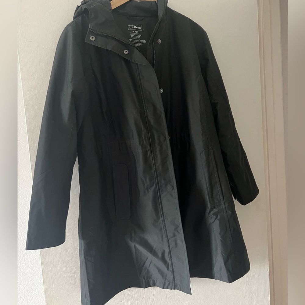 LL Bean 2 in 1 raincoat Women’s Medium Petite